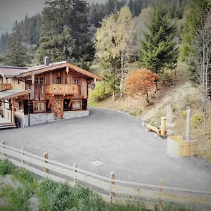 https://almhutte-lengau.saalbachhinterglemmhotels.com